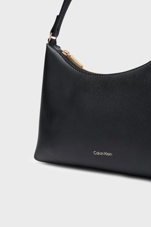 Calvin Klein Logolu Omuz Askılı Çanta LV04F3890G332 Kadın ÇANTA LV04F3890G 332 SİYAH