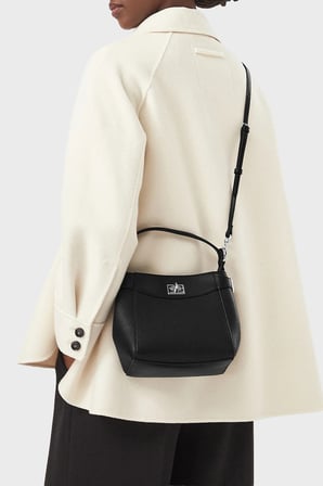 Calvin Klein Logolu Ayarlanabilir Askılı Çanta LV04F3885GUB1 Kadın ÇANTA LV04F3885G UB1 SİYAH
