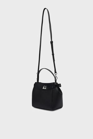 Calvin Klein Logolu Ayarlanabilir Askılı Çanta LV04F3885GUB1 Kadın ÇANTA LV04F3885G UB1 SİYAH