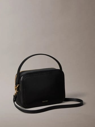 CALVIN KLEIN Kadın Marka Logolu Günlük Kullanıma Uygun SİYAH Omuz Çantası LV04F3678G UB1