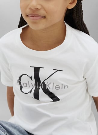Calvin Klein Beyaz Erkek Çocuk Bisiklet Yaka Baskılı T-Shirt LV1CKTJA15YAF-CK MONOLOGO  T-SHIRT