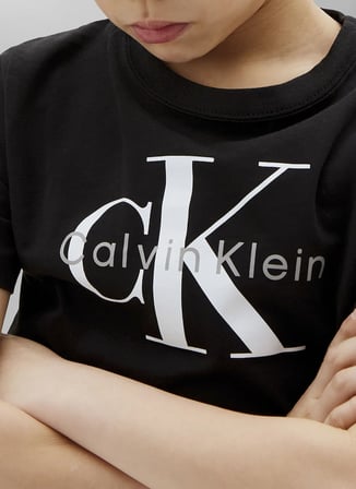 Calvin Klein Siyah Erkek Çocuk Bisiklet Yaka Baskılı T-Shirt LV1CKTJA15BEH-CK MONOLOGO T-SHIRT