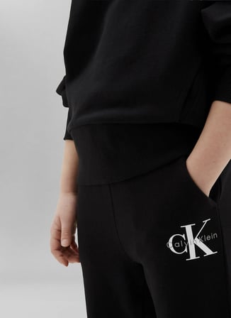 Calvin Klein Siyah Erkek Çocuk Baskılı Sweatpant LV1CKTJC08BEH-MONOLOGO SWEATPANTS