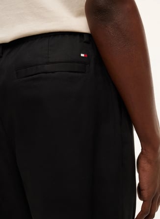 Tommy Hilfiger Siyah Erkek Pantolon MW0MW39702BDS_HARLEM 3/4 EL TECH T