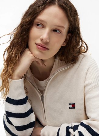 Tommy Jeans Ekru Kadın Balıkçı Yaka Çizgili Kazak DW0DW22928YBH