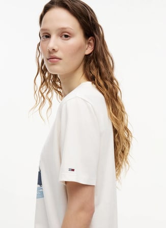 Tommy Jeans Beyaz Kadın Bisiklet Yaka Baskılı T-Shirt DW0DW23159YBH