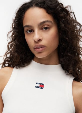 Tommy Jeans Beyaz Kadın Bisilet Yaka Nakışlı T-Shirt DW0DW23478YBH