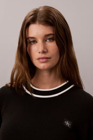 WOVEN LABEL CREWNECK SWEATER