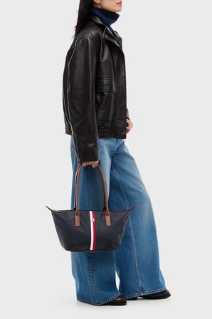 Tommy Hilfiger Logolu Omuz Askılı Çanta Kadın ÇANTA AW0AW19309 DW6 LACİVERT