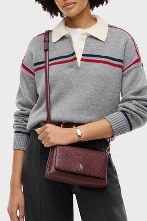 Tommy Hilfiger Logolu Ayarlanabilir Askılı Çanta Kadın ÇANTA AW0AW18997 XUT BORDO