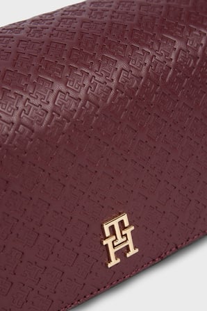 Tommy Hilfiger Logolu Ayarlanabilir Askılı Çanta Kadın ÇANTA AW0AW18997 XUT BORDO