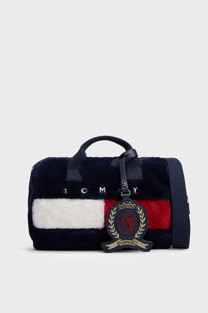 Tommy Jeans Logolu Çıkarılabilir Askılı Peluş Çanta Kadın ÇANTA AW0AW19080 C1G LACİVERT