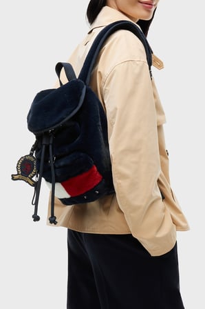 Tommy Jeans Logolu Ayarlanabilir Askılı Sırt Çantası Kadın SIRT ÇANTASI AW0AW19078 C1G LACİVERT