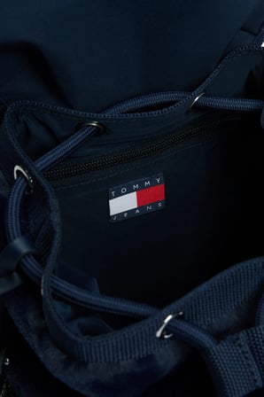 Tommy Jeans Logolu Ayarlanabilir Askılı Sırt Çantası Kadın SIRT ÇANTASI AW0AW19078 C1G LACİVERT