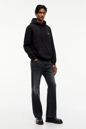TJM REG BADGE HOODIE EXT