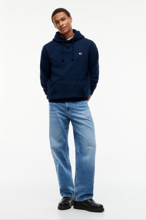 TJM REG BADGE HOODIE EXT