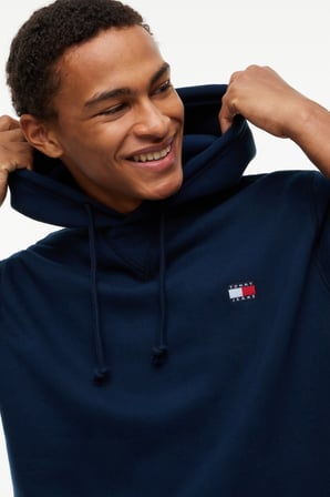 TJM REG BADGE HOODIE EXT