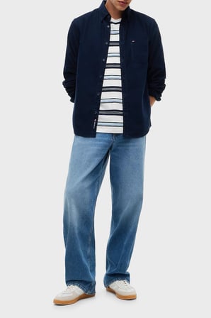 Tommy Jeans Logolu Pamuklu Regular Fit Düğmeli Yaka Gömlek Erkek GÖMLEK DM0DM23517 C1G LACİVERT