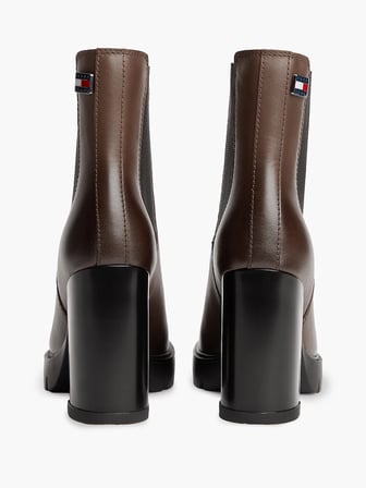 TOMMY HILFIGER Kadın Marka Bayrak Logolu Chelsea Modeli Bağcıksız Topuklu Şık Görünüşlü Kahverengi Bot & Bootie EN0EN03112 GT7
