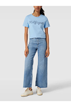 Kadın Pamuklu Yuvarlak Yaka Marka Logolu T-Shirt