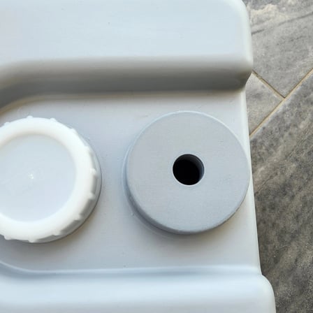 2K 24mm Hortum Girişli Atık Su Tankı Kapağı – Fiamma 23L İle Uyumlu