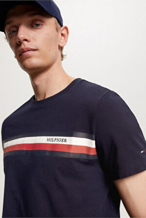 %100 Pamuklu Göğüs Baskılı T-Shirt