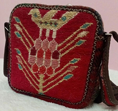 Otantik kilim desenli el dokuması çanta