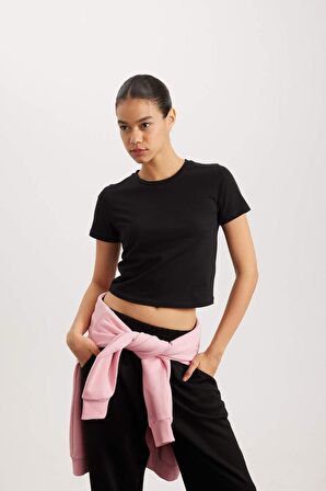 DeFactoFit Crop Bisiklet Yaka Sporcu Basic Düz Kısa Kollu Tişört A2430AX24SPBK81