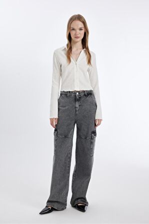 DeFacto Coool Fitted Basic Düz Düğmeli Uzun Kollu Crop Beyaz Gömlek A0012AX24AUWT32
