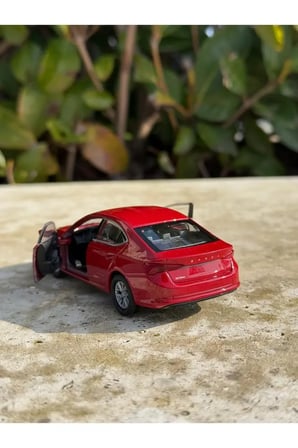 Skoda Octavia Koleksiyon Metal Araba 12cm Lüks Araba Kırmızı Oyuncak Araba Model Araba