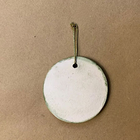 Uretti - Zehra 8449 - El Yapımı Seramik Yılbaşı Ağacı Süsü - 7 x 7 cm