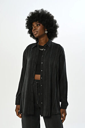 KADIN SİYAH ÇİZGİ DESENLİ OVERSİZE KESİM GÖMLEK