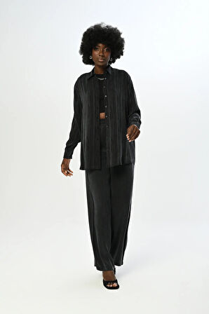 KADIN SİYAH ÇİZGİ DESENLİ OVERSİZE KESİM GÖMLEK