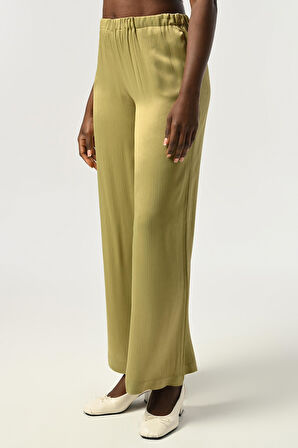 KADIN BELİ LASTİKLİ BOL PAÇA DÜZ RENK VİSKON KUMAŞ PANTOLON