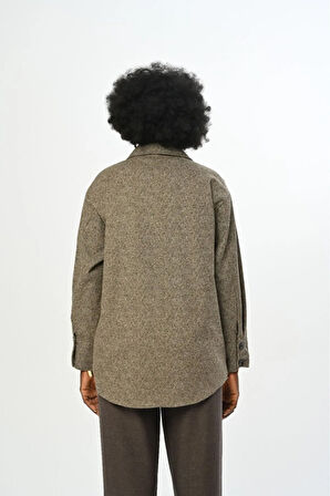 KADIN ÇİFT CEPLİ KAHVERENGİ OVERSİZE KESİM GÖMLEK