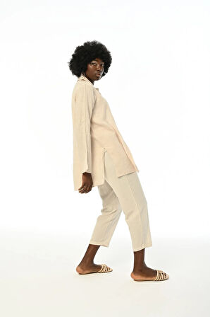 KADIN UZUN KOLLU KOLLARI DETAYLI %100 KETEN BEJ GÖMLEK