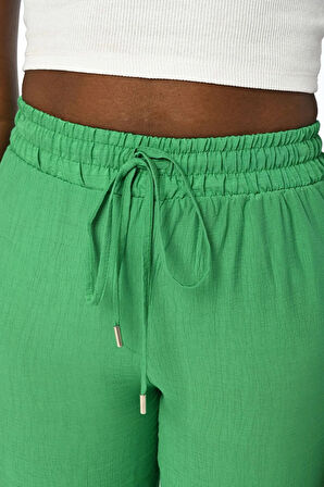 KADIN BELİ LASTİKLİ RAHAT KALIP DÜZ RENK PANTOLON