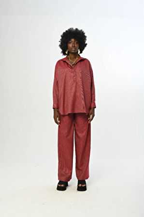 KADIN DÜZ RENK YAKASI DETAYLI OVERSİZE KESİM GÖMLEK