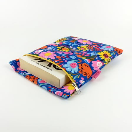 Woodycord El Yapımı Sevimli Çiçek Desenli Fermuarlı Kitap ve Tablet Kılıfı (21x26,5 cm)