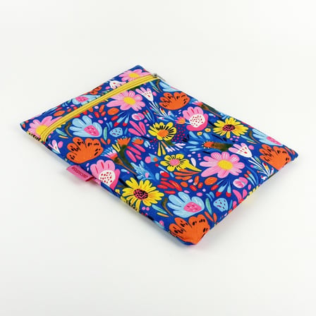 Woodycord El Yapımı Sevimli Çiçek Desenli Fermuarlı Kitap ve Tablet Kılıfı (21x26,5 cm)
