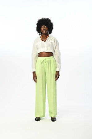 KADIN BELİ LASTİKLİ BOL PAÇA İNCE ÇİZGİLİ DÜZ RENK PANTOLON