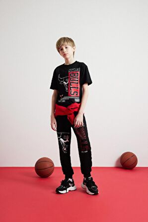 DeFacto Erkek Çocuk NBA Chicago Bulls Bisiklet Yaka Kısa Kollu Tişört D9504A825SMBK81