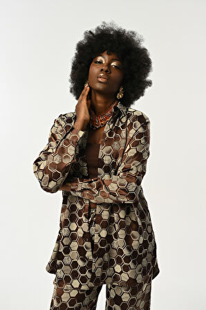 KADIN PETEK DESENLİ KAHVERENGİ OVERSİZE KESİM GÖMLEK