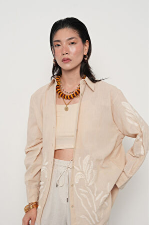 KADIN AÇIK BEJ DAL ŞEKİLLİ NAKIŞ İŞLEMELİ GÖMLEK