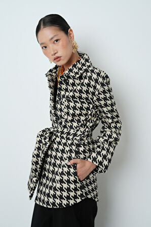 KADIN KAZAYAĞI DESENLİ CEPLİ ASTARSIZ SİYAH RENK CEKET-GÖMLEK