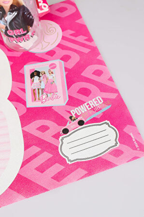 "DEKOMUS CEP DEFTERİ HEDİYELİ" YENİ SEZON LİSANSLI BARBIE "GIRL POWER" BESLENME ÖRTÜSÜ,BESLENME KABI VE 500 ML MATARA SETİ