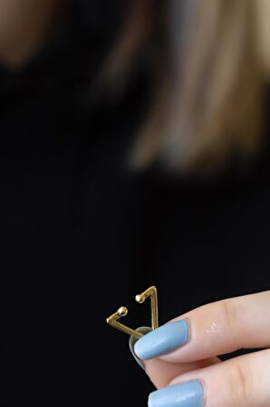 Sarı Renk Gold Üçgen 925 Ayar Gümüş Kıkırdak Earcuff Küpe