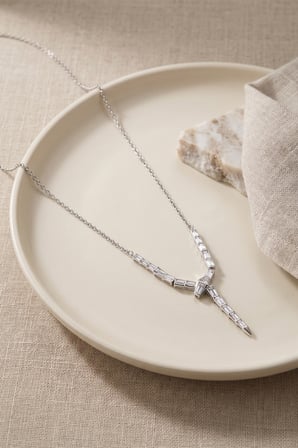 Pirinç Gümüş Renk Zirkon Taşlı Yılan Model Kadın Kolye