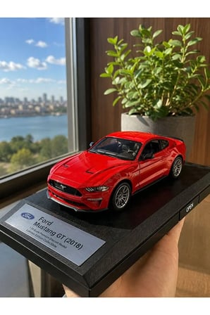 1:26 Ölçek Ford Mustang Diecast Model Araba Özel Standlı Kapıları Açılır Ford Mustang 2018 GT Model Araba