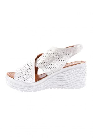 Dgn 18000-22Y Kadin Önü Çapraz Lazerli Yüksek Dolgu Taban Sandalet